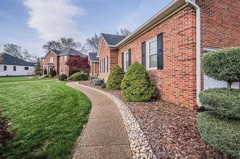 961 Threewood Circle Bowling Green KY 42103
