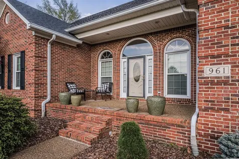 961 Threewood Circle Bowling Green KY 42103