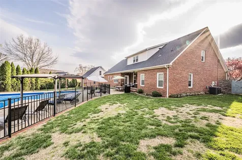 961 Threewood Circle Bowling Green KY 42103