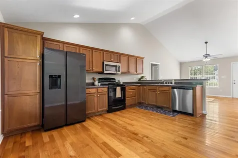348 Pirates Cove Lane Bowling Green KY 42103