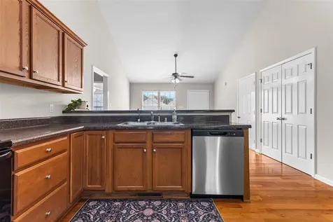 348 Pirates Cove Lane Bowling Green KY 42103