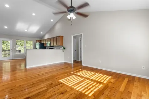 348 Pirates Cove Lane Bowling Green KY 42103