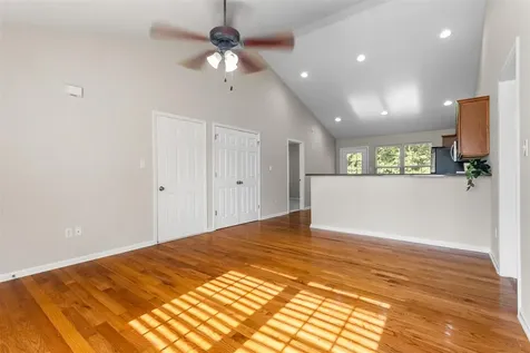 348 Pirates Cove Lane Bowling Green KY 42103