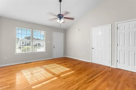 348 Pirates Cove Lane Bowling Green KY 42103