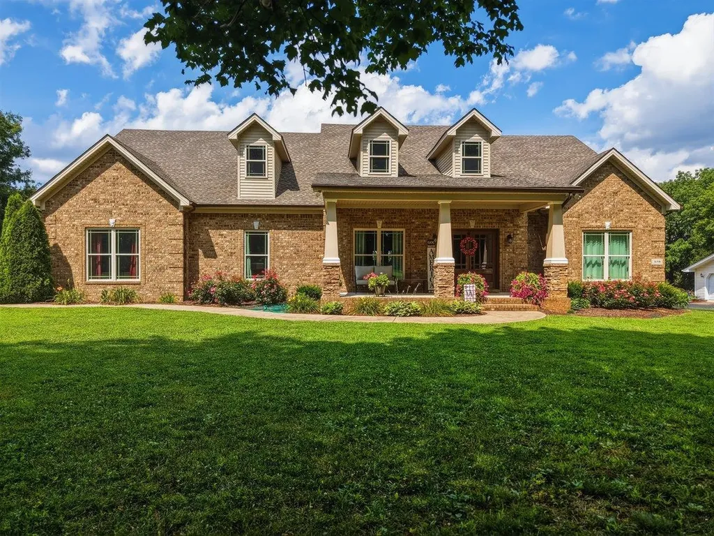378 Hickory Heights Court Bowling Green KY 42104
