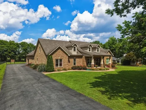 378 Hickory Heights Court Bowling Green KY 42104