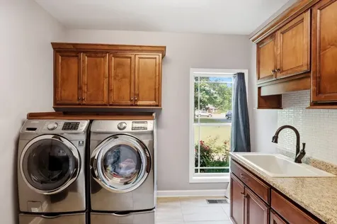 378 Hickory Heights Court Bowling Green KY 42104