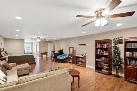 378 Hickory Heights Court Bowling Green KY 42104