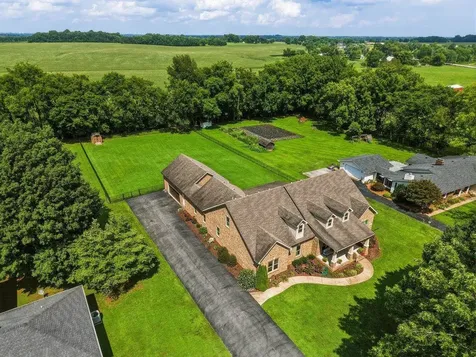 378 Hickory Heights Court Bowling Green KY 42104