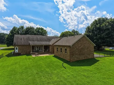 378 Hickory Heights Court Bowling Green KY 42104
