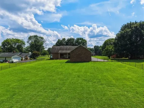 378 Hickory Heights Court Bowling Green KY 42104