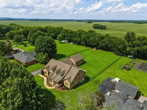 378 Hickory Heights Court Bowling Green KY 42104