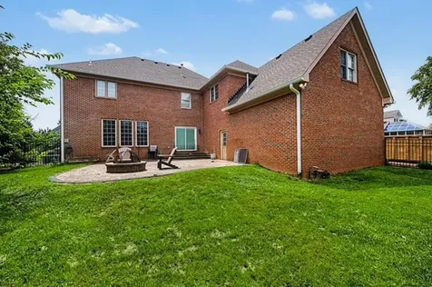 925 Wrenwood Drive Bowling Green KY 42103