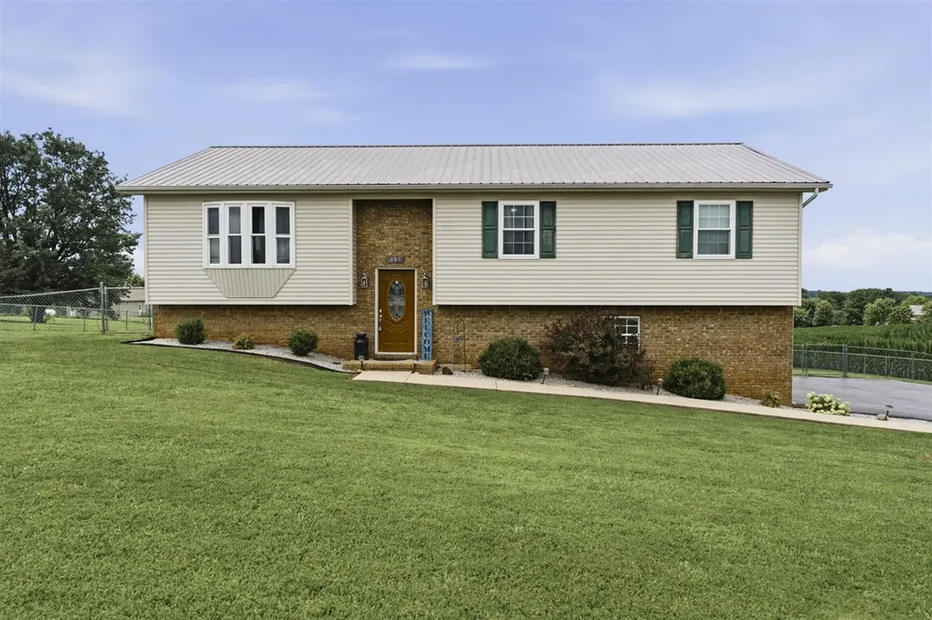 937 Dripping Springs Road Glasgow KY 42141