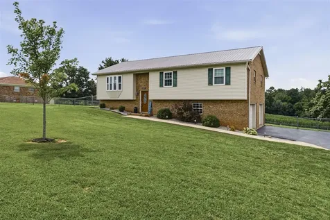 937 Dripping Springs Road Glasgow KY 42141