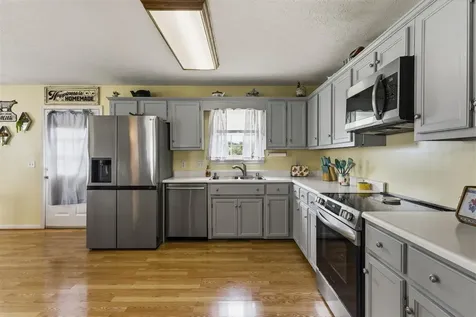 937 Dripping Springs Road Glasgow KY 42141