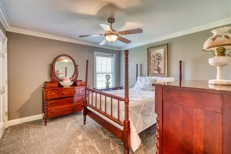 196 Rigelwood Lane Bowling Green KY 42104