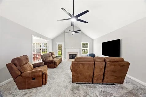 2368 Noah Bledsoe Road Smiths Grove KY 42171