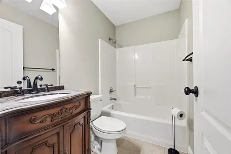 2368 Noah Bledsoe Road Smiths Grove KY 42171