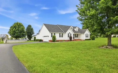 2368 Noah Bledsoe Road Smiths Grove KY 42171