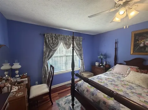 731 Park Hills Street Bowling Green KY 42101