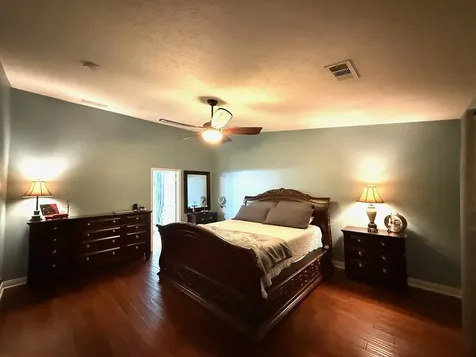 337 Kempton Lane Bowling Green KY 42104