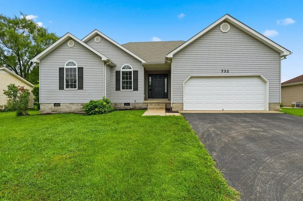 732 Hillgreen Street Bowling Green KY 42101