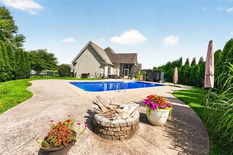 205 Little Bear Court Bowling Green KY 42104