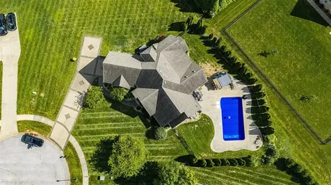 205 Little Bear Court Bowling Green KY 42104
