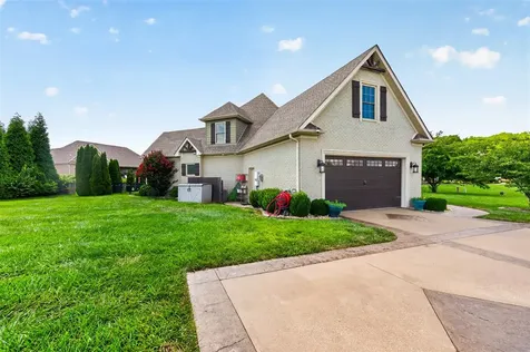 205 Little Bear Court Bowling Green KY 42104