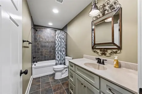 205 Little Bear Court Bowling Green KY 42104