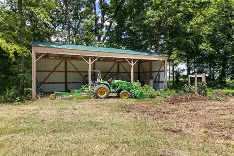5732 State Line Road Adairville KY 42202