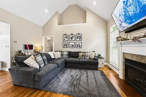 205 Hayden Heady Circle Bowling Green KY 42104