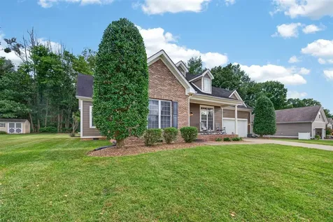 205 Hayden Heady Circle Bowling Green KY 42104