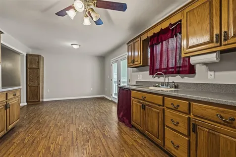 3640 Bowling Green Road Scottsville KY 42164