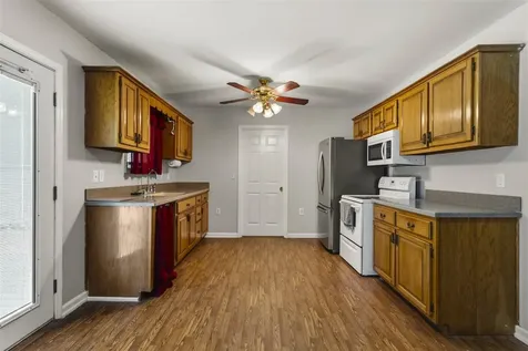 3640 Bowling Green Road Scottsville KY 42164
