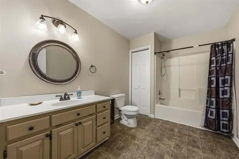 3640 Bowling Green Road Scottsville KY 42164