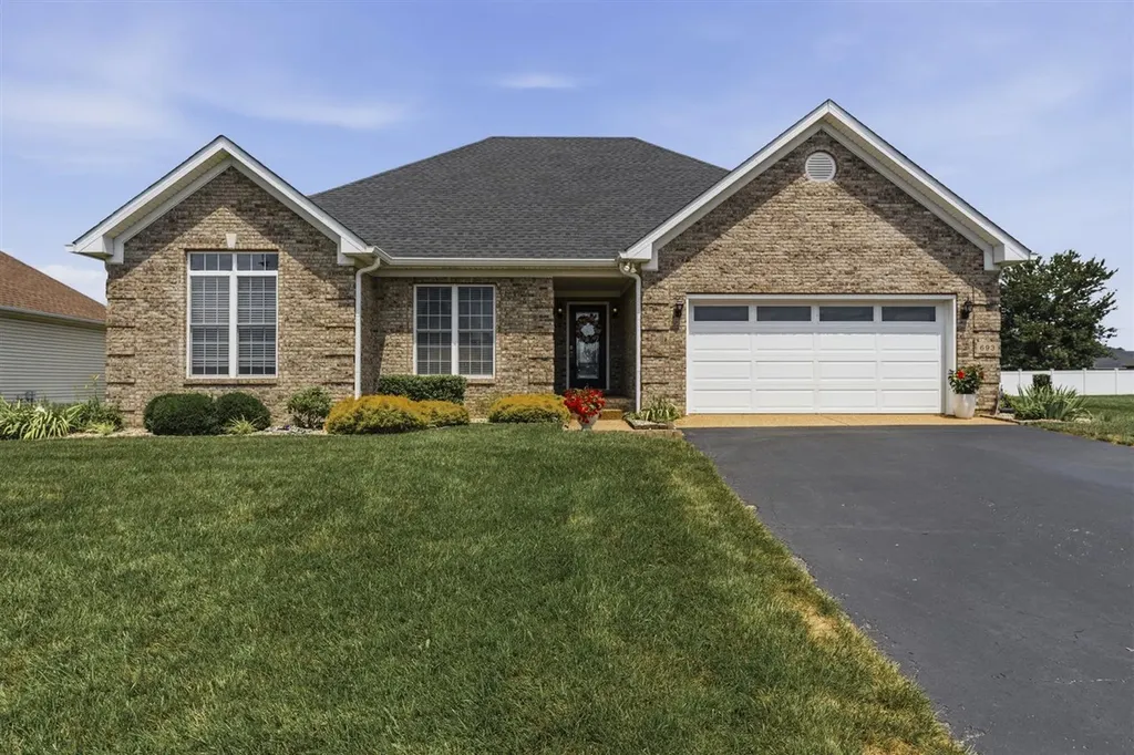 693 Muirfield Circle Bowling Green KY 42104