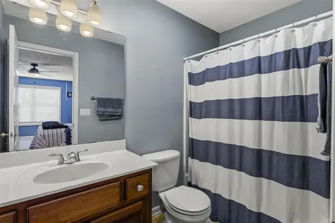 693 Muirfield Circle Bowling Green KY 42104