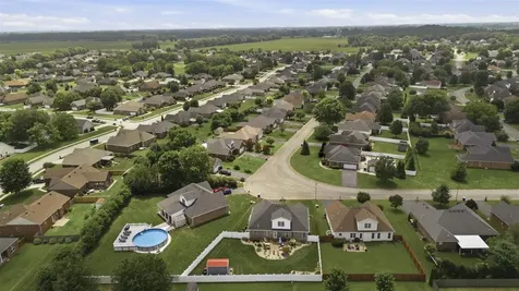 693 Muirfield Circle Bowling Green KY 42104