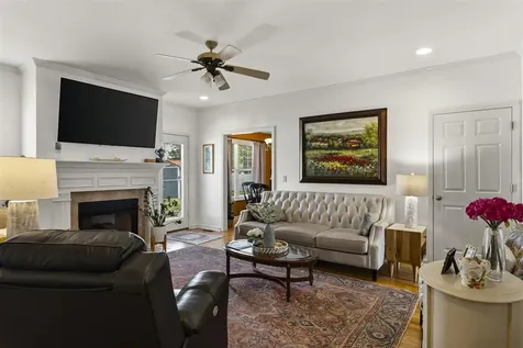 693 Muirfield Circle Bowling Green KY 42104