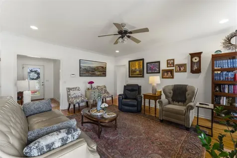 693 Muirfield Circle Bowling Green KY 42104