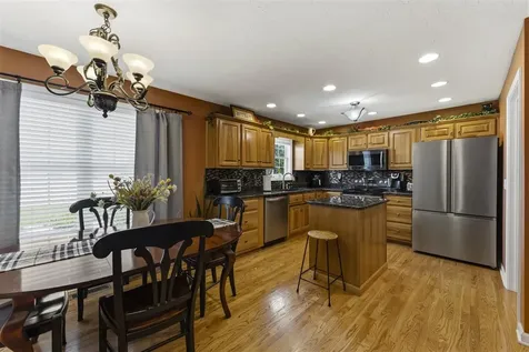 693 Muirfield Circle Bowling Green KY 42104