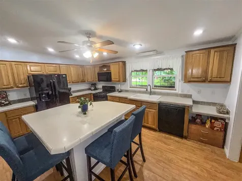 275 Jenny Lane Scottsville KY 42164