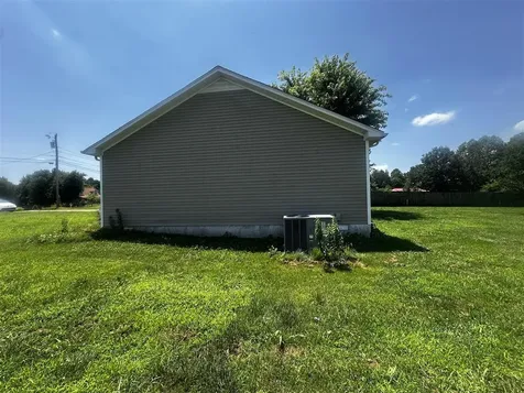 77 Miranda Lane Cadiz KY 42211