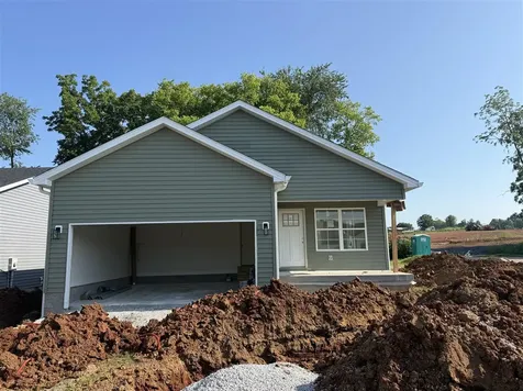 704 Cherry Blossom Road Bowling Green KY 42103
