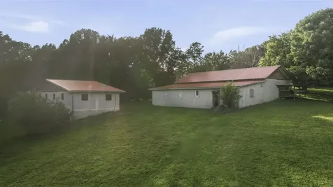 2927 Rochester Road Morgantown KY 42261