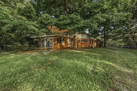 2927 Rochester Road Morgantown KY 42261