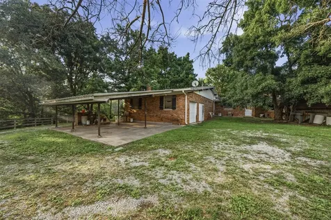 2927 Rochester Road Morgantown KY 42261
