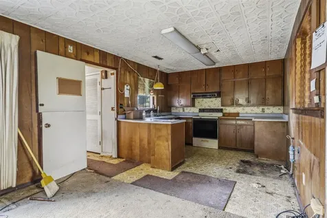 2927 Rochester Road Morgantown KY 42261